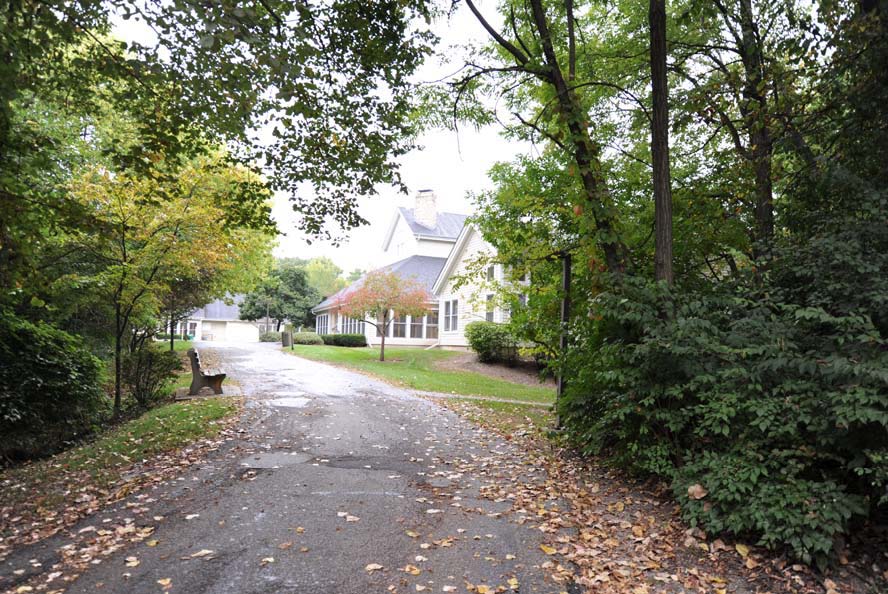 Road leading to Timberline Knolls in Lemont, Illinois